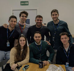 Kolleg/innen bei Airbus in Spanien